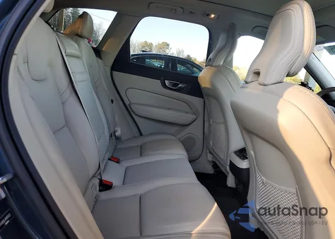 2021 Volvo Xc60 T5 Inscription z USA, uszkodzony, nr VIN YV4102DL4M1876023